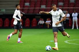 在防守端立 在防守端立